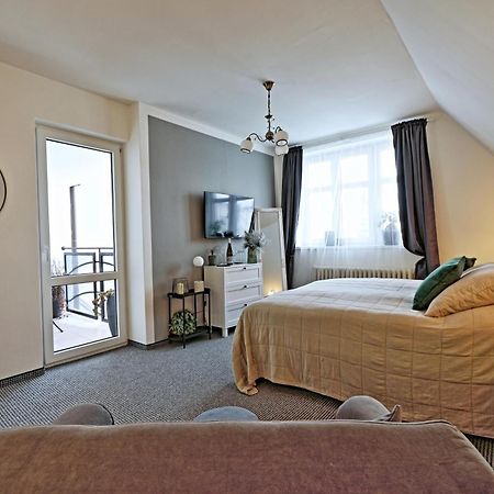 Bella Casa Hotell Mnichovo Hradiště Exteriör bild