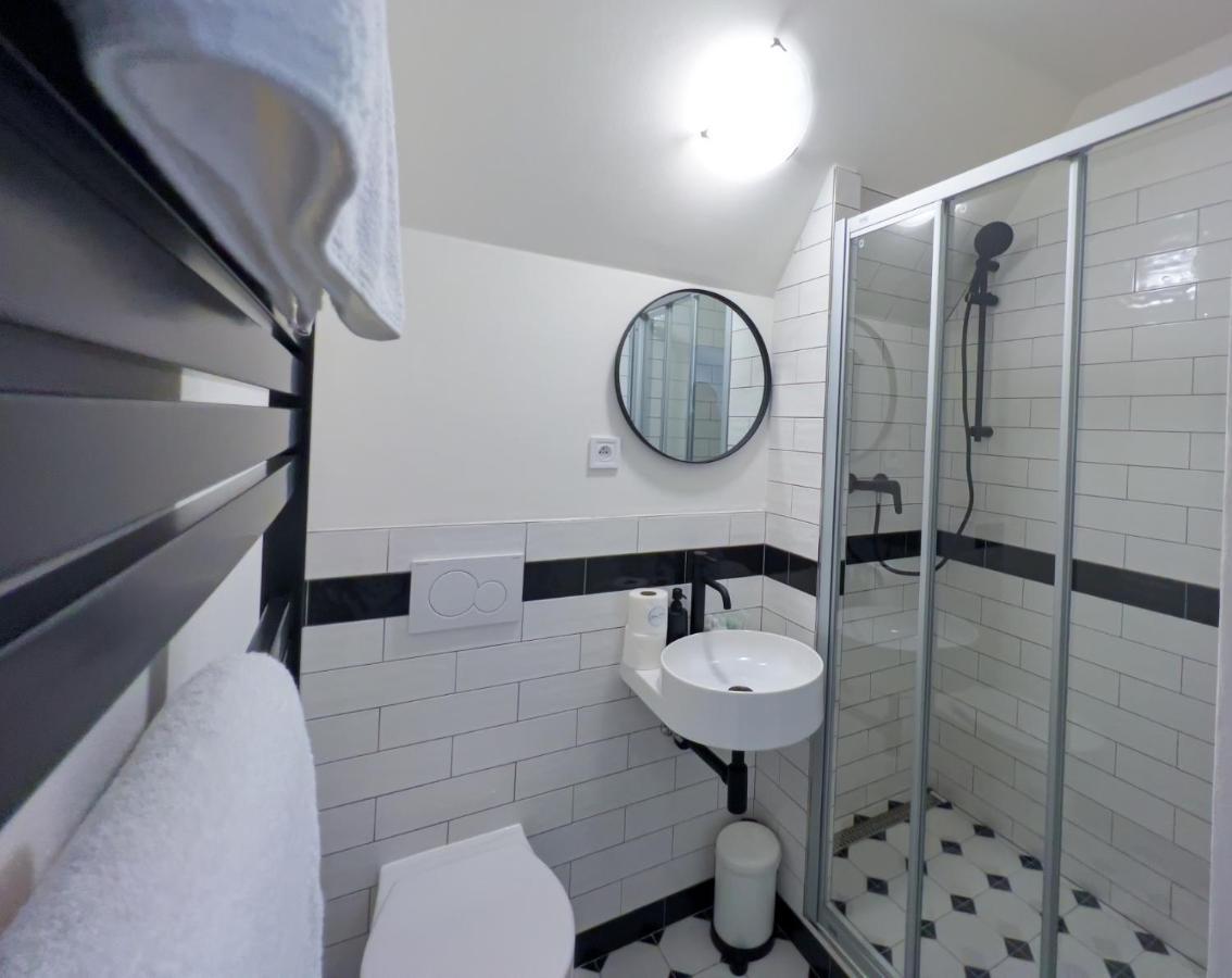 Bella Casa Hotell Mnichovo Hradiště Exteriör bild