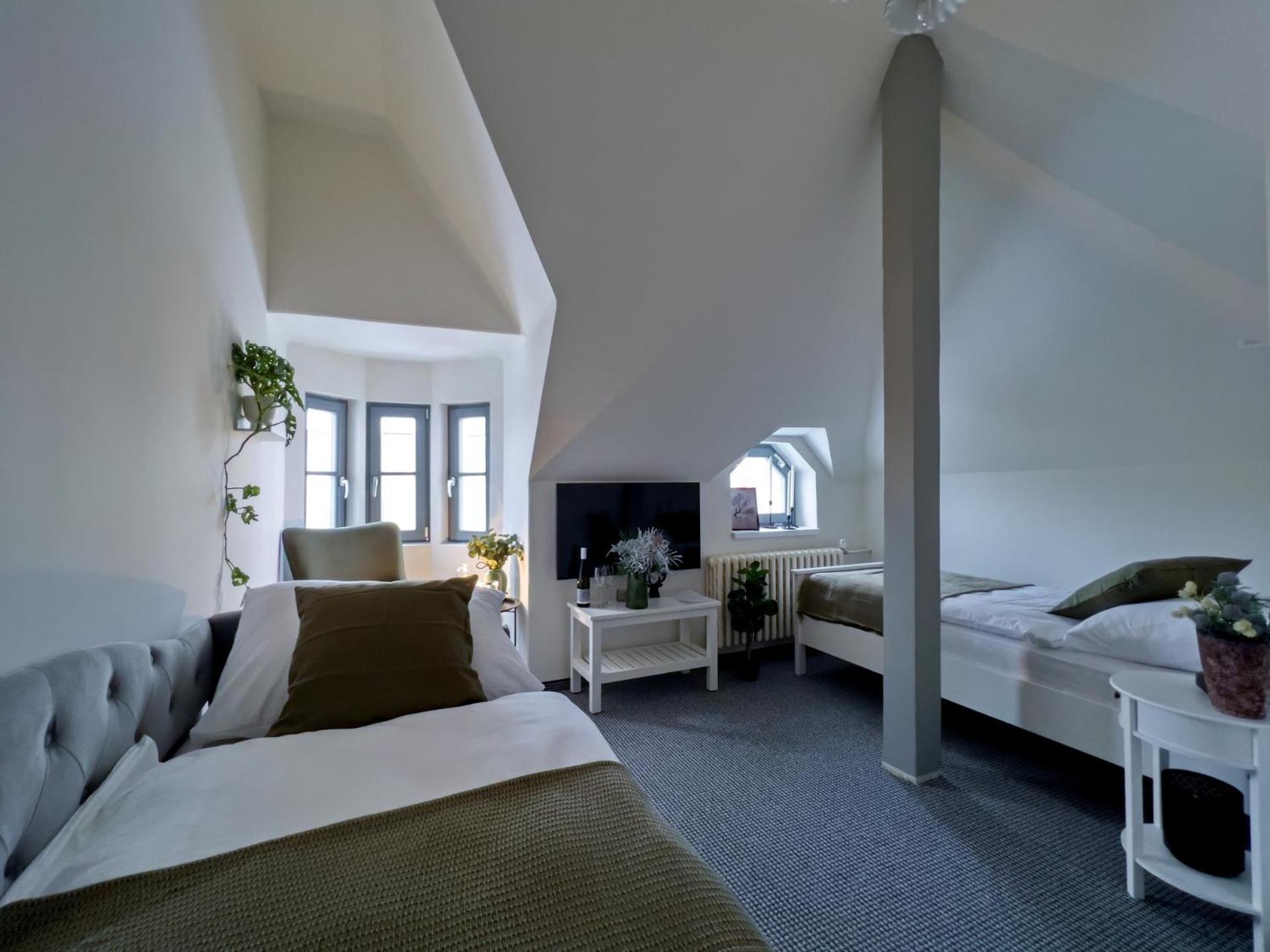 Bella Casa Hotell Mnichovo Hradiště Exteriör bild