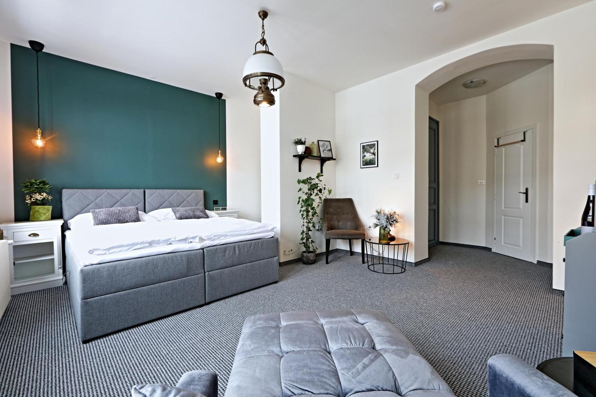 Bella Casa Hotell Mnichovo Hradiště Exteriör bild
